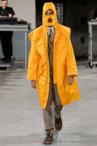 Look 24